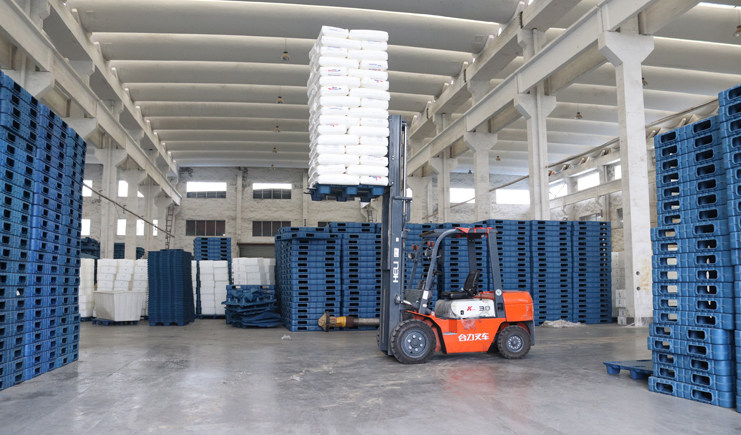 復(fù)聯(lián)4的英雄們維護(hù)宇宙和平，塑料托盤(pán)守護(hù)您