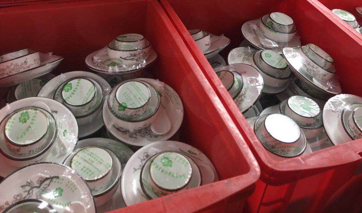 餐飲行業難?餐具周轉箱生產廠家來助攻