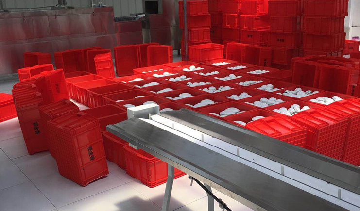 叮咚，這里有你的餐具周轉箱批發價格