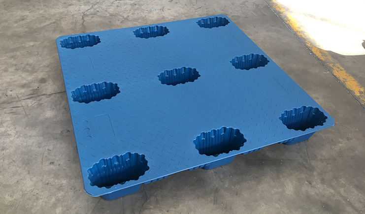 是吹塑托盤提不動刀了嗎?還是小哥你太飄了?