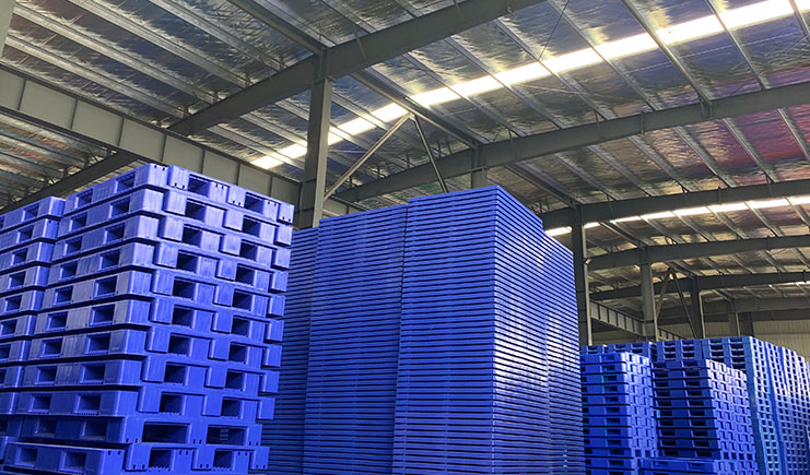 倉庫托盤有什么優(yōu)勢？塑料托盤廠家來講解