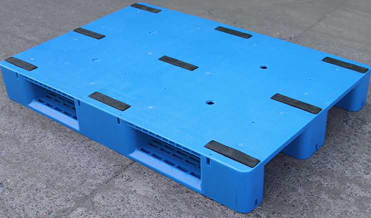 川字平板塑料托盤有哪些優(yōu)點？